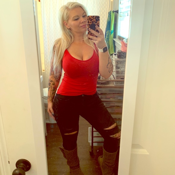 Meet your Posher, Amber - Picture 1 of 1